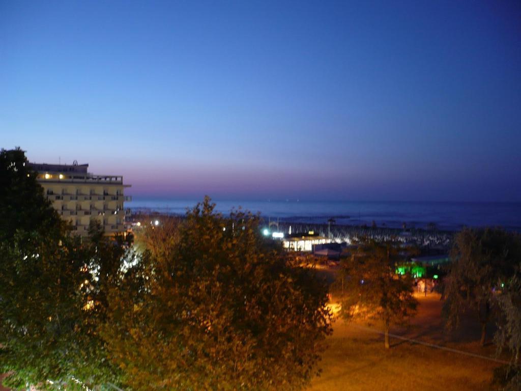 Hotel Vistamare Rivazzurra Di Rimini Kültér fotó