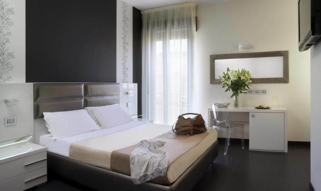 Hotel Vistamare Rivazzurra Di Rimini Kültér fotó