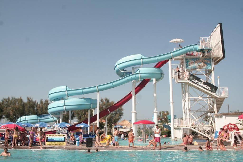 Hotel Vistamare Rivazzurra Di Rimini Kültér fotó