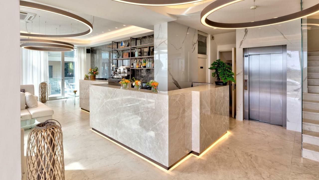 Hotel Vistamare Rivazzurra Di Rimini Kültér fotó