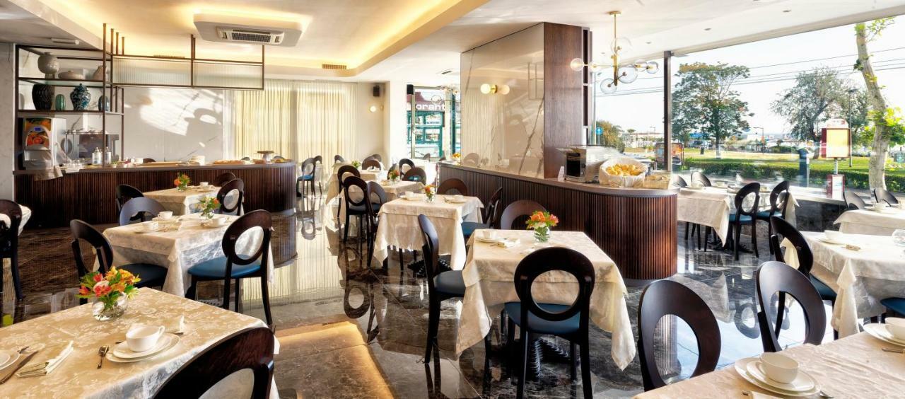 Hotel Vistamare Rivazzurra Di Rimini Kültér fotó