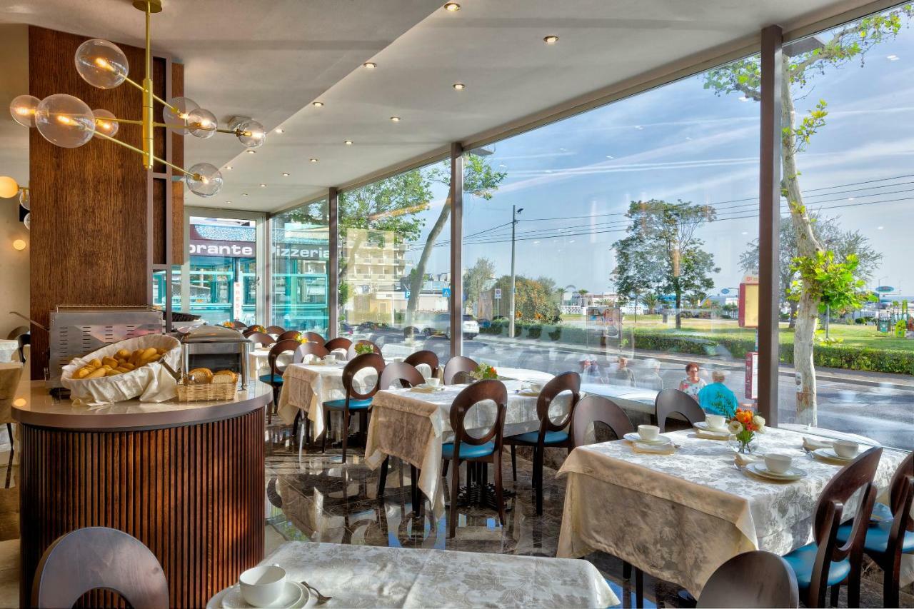Hotel Vistamare Rivazzurra Di Rimini Kültér fotó